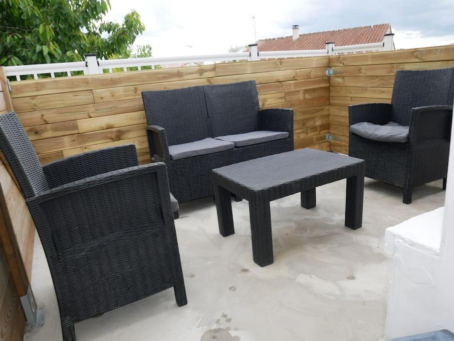 לה-רוש-סור-יון Logement Lumineux Avec Terrasse מראה חיצוני תמונה